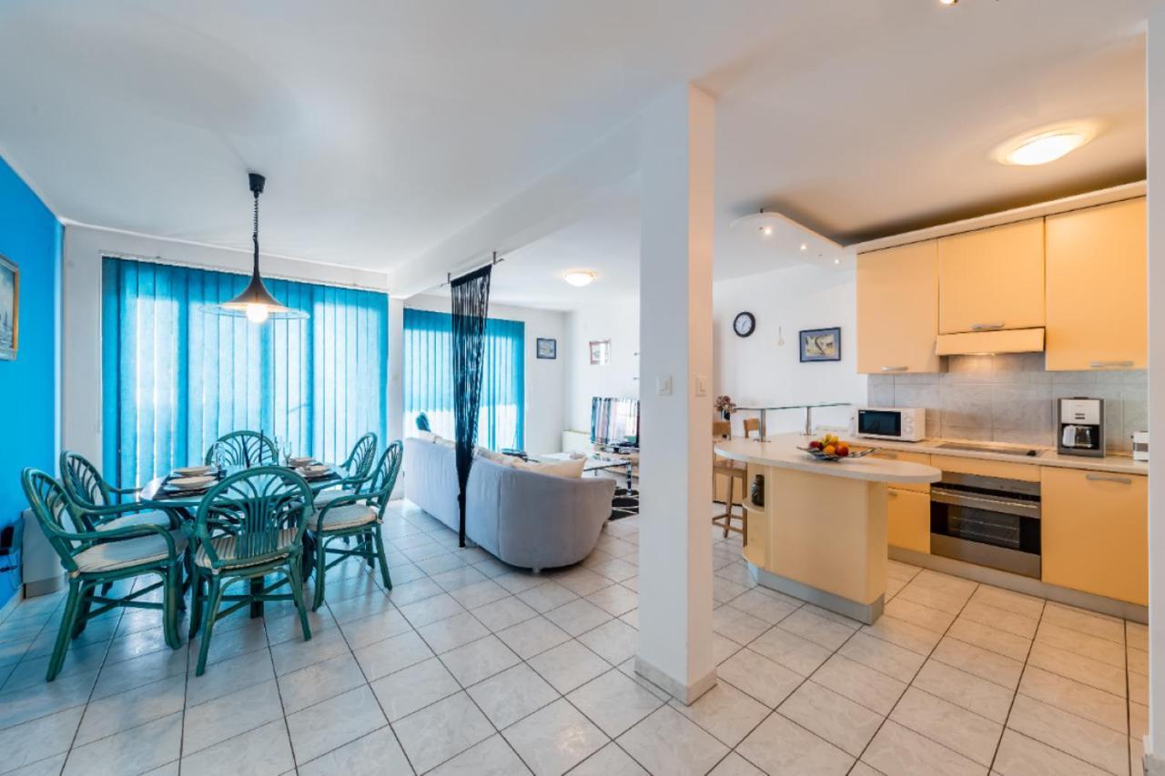 Sea View Apartment Reno W/Garage Сплит Екстериор снимка