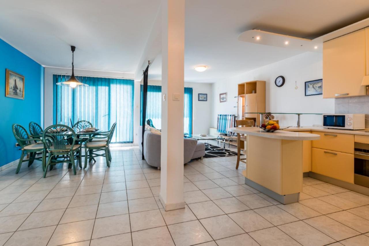 Sea View Apartment Reno W/Garage Сплит Екстериор снимка