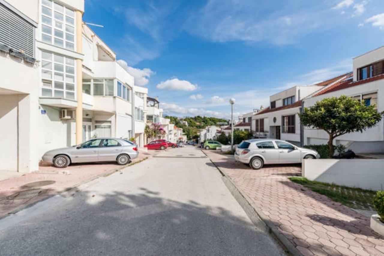 Sea View Apartment Reno W/Garage Сплит Екстериор снимка