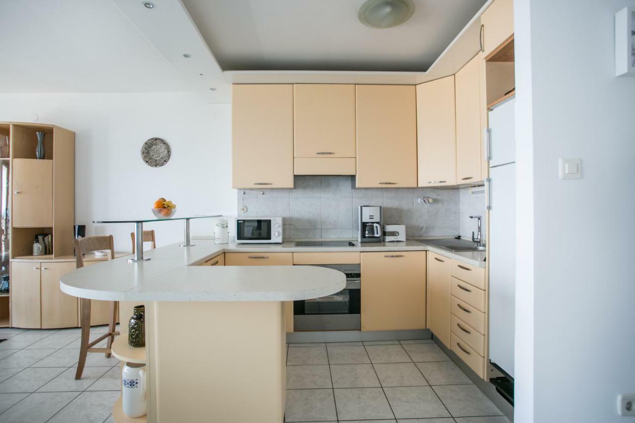 Sea View Apartment Reno W/Garage Сплит Екстериор снимка
